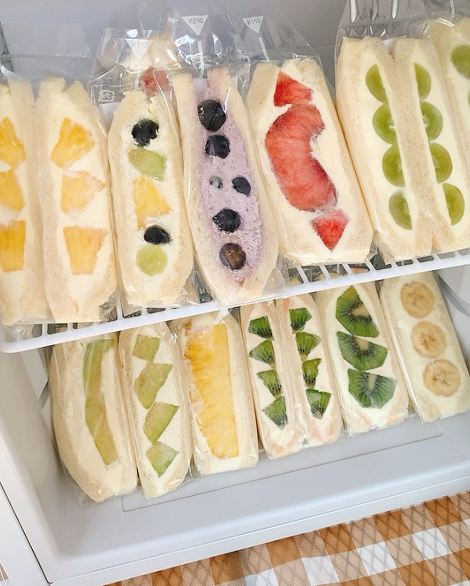 こんにちは
まいにちしあわせです。
本日桐生えきなか市に出店中です。
暑さのためか！
まだまだフルーツサンドございます
桐生足利太田館林佐野あたりまでイベント後に17時以降に配達いたします！DMかコメントにてお得な価格で承ります。お待ちしております！

@mai_nichi.shiawase