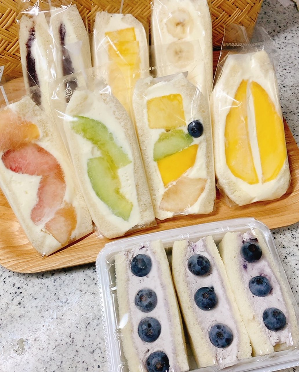 こんにちは。 フルーツサンドと食パンの店  まいにちしあわせです。 いつもありがとうございます。

2023/07/29(土)
楽市楽座inゆうがおパークに出店いたします。
下野市初出店となります。
どうぞよろしくお願い申し上げます。
数量限定の為お早めにどうぞパーク内室内での販売予定です。
皆様お待ちしております。

栃木県産小麦
麦のかほりのカヌレ
ゆめかおり食パンも少しございます。

【会場アクセス】

* 車でお越しの場合
 * 北関東道「壬生IC」から約15分
 * 駐車場は110台分あります
* 電車でお越しの場合
 * JR東北本線「石橋駅」からタクシーで約10分